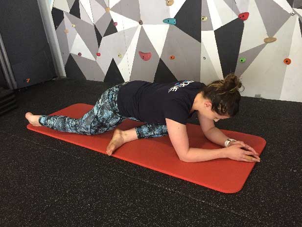 pidgeon running stretch | Arana Hills Physiotherapy